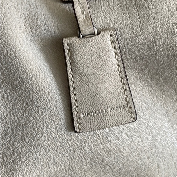 Michael Kors Cream leather satchel - Picture 10 of 16